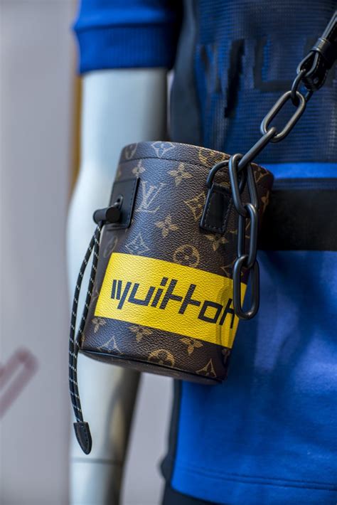 Louis Vuitton Sells ,590 Chalk Bag 